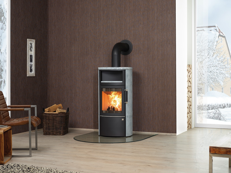 Kaminofen 44 5.1 mit Speckstein von Hark im Wohnraum